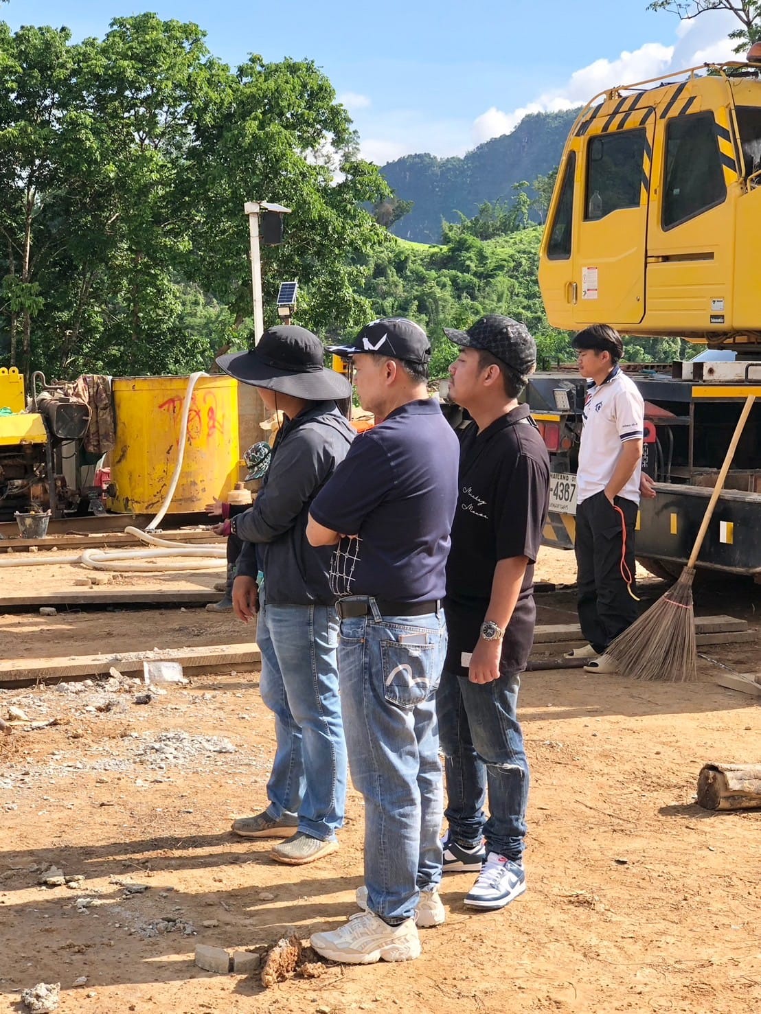 วันเสาร์ที่ 22 มิถุนายน 2567 ตรวจงานก่อสร้างสะพาน บนทางหลวงหมายเลข 105